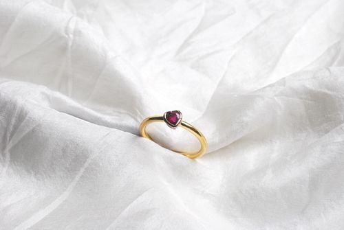 Ring mit Rubin Herz